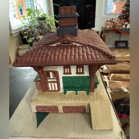 PartyLite Whistle-Stop Train Station Tealight Candle Holder - Model# P0310 - Picture 2 of 4